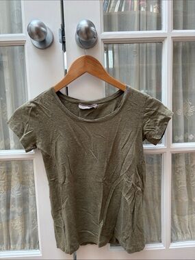 Green Everlane shirt size xs